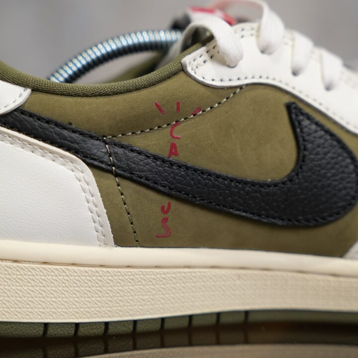 Nike -Air Jordan 1 Low Travis Scott Medium Olive - Afbeelding 2