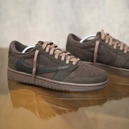 Nike  - Air Jordan 1  Low Travis Scott Velvet Brown