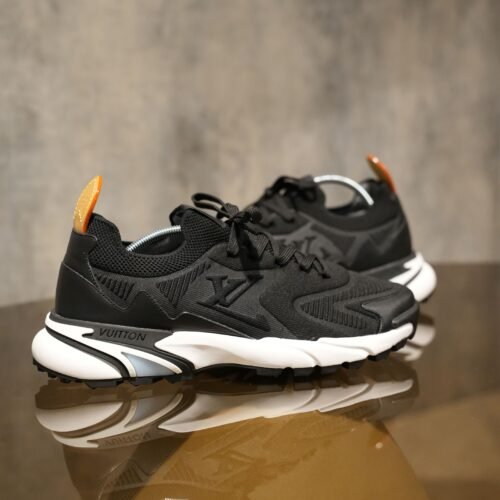 Louis Vuitton Tactic Runner - Black