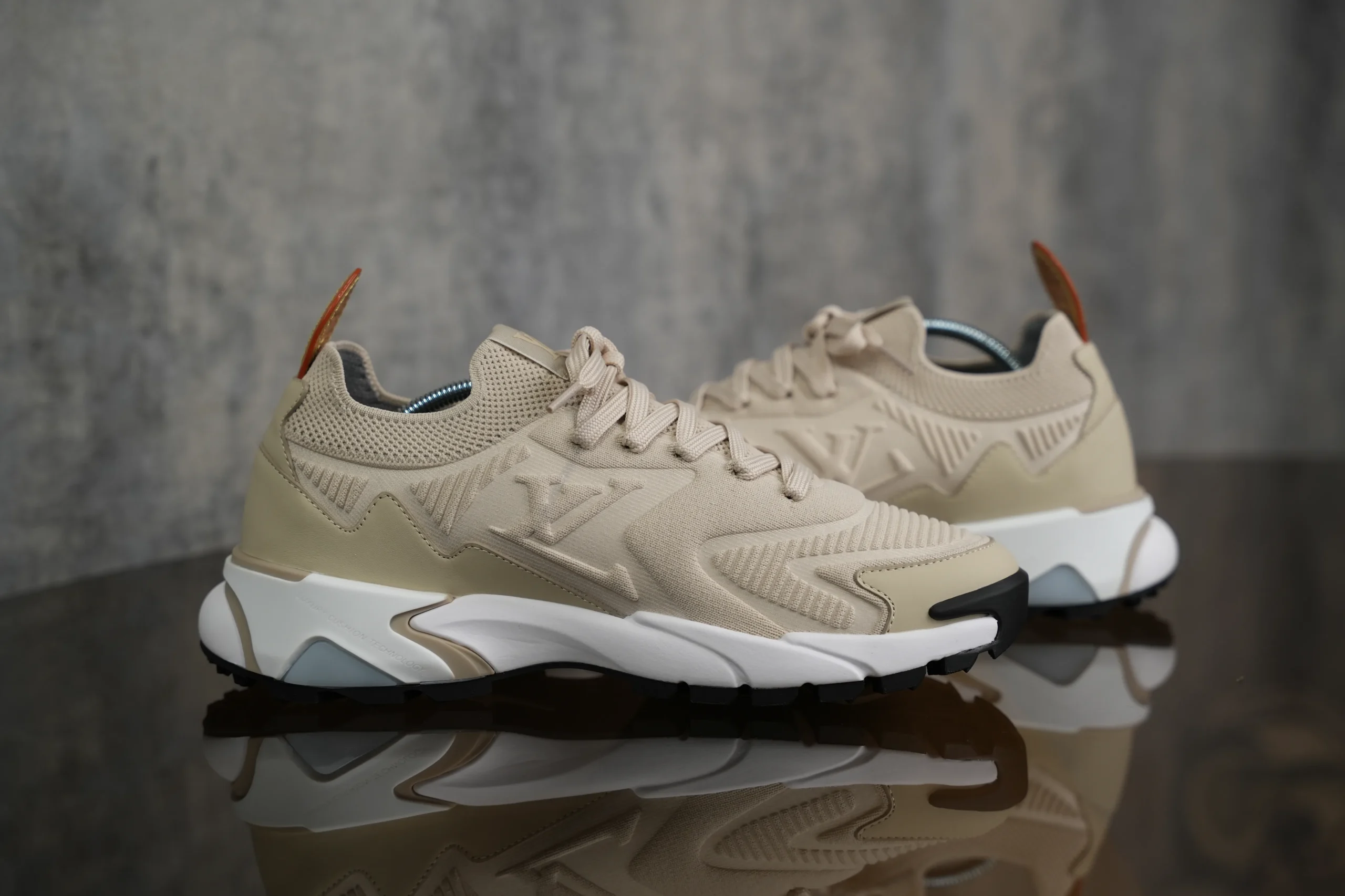Louis Vuitton Tactic Runner - Beige